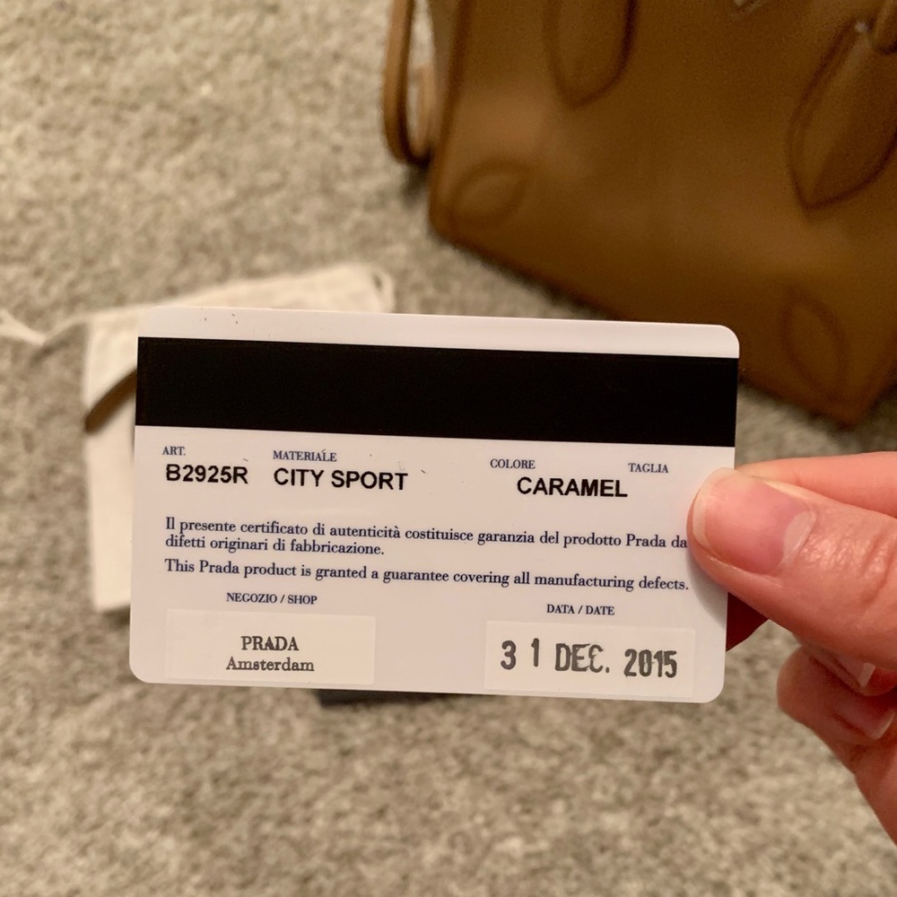 Classic Prada Leather Handbag in Caramel👜 - Picture 3 of 16